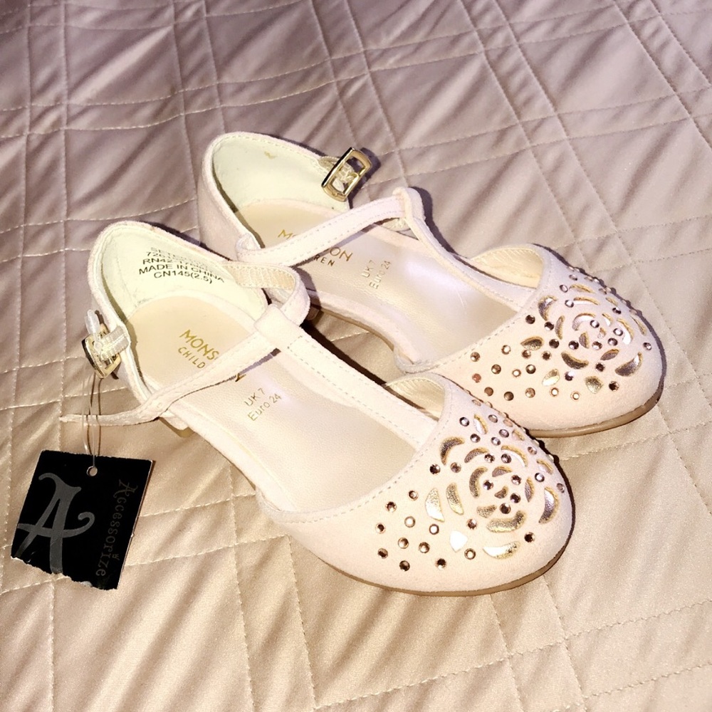 Brand new children’s shoes